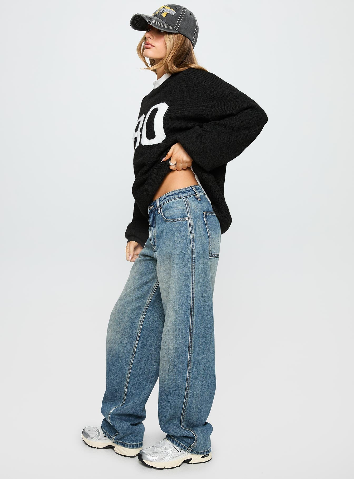 Motomami Mid Rise Barrel Leg Jeans Mid Blue Wash