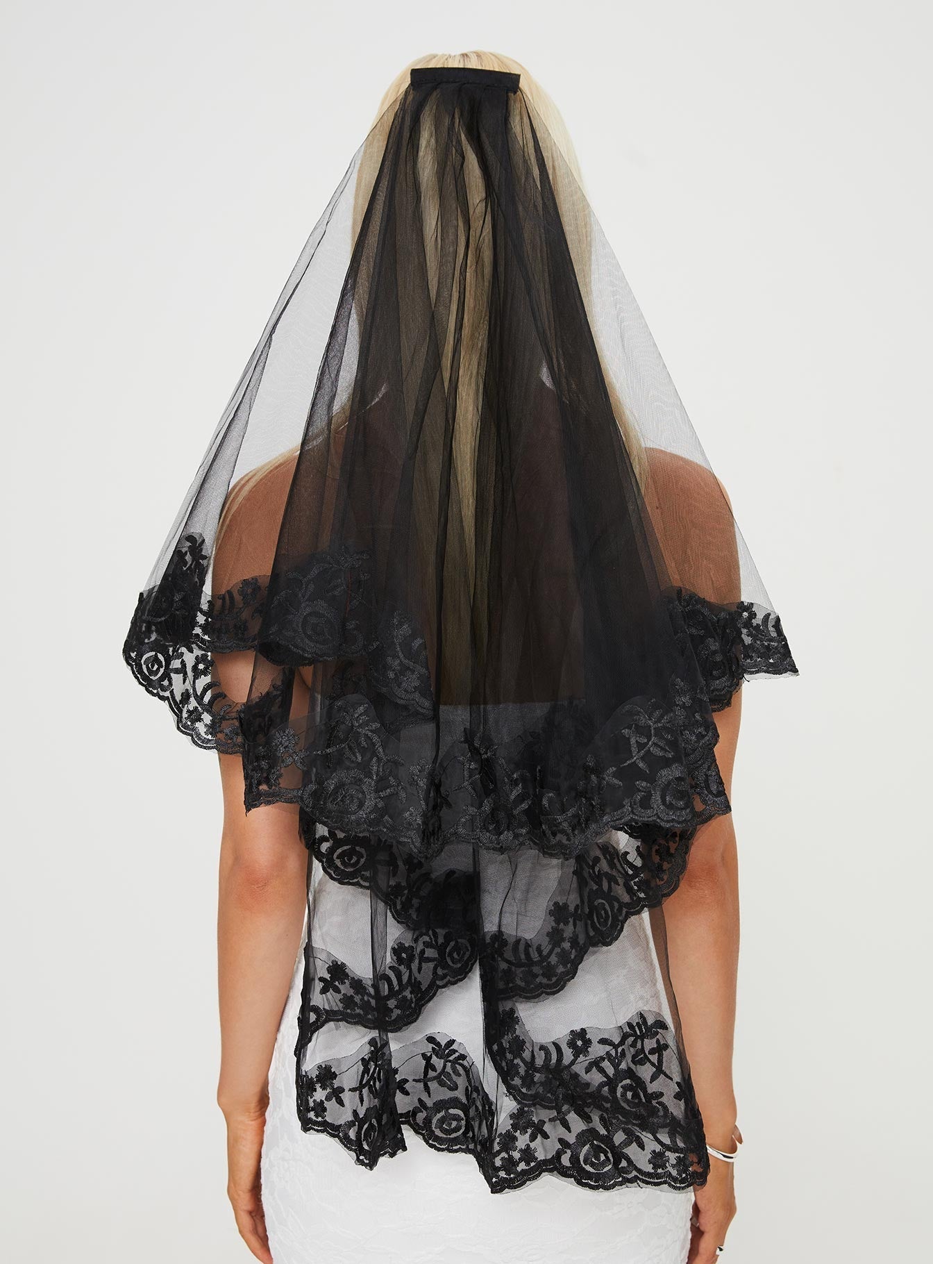 Deadly Veil Black